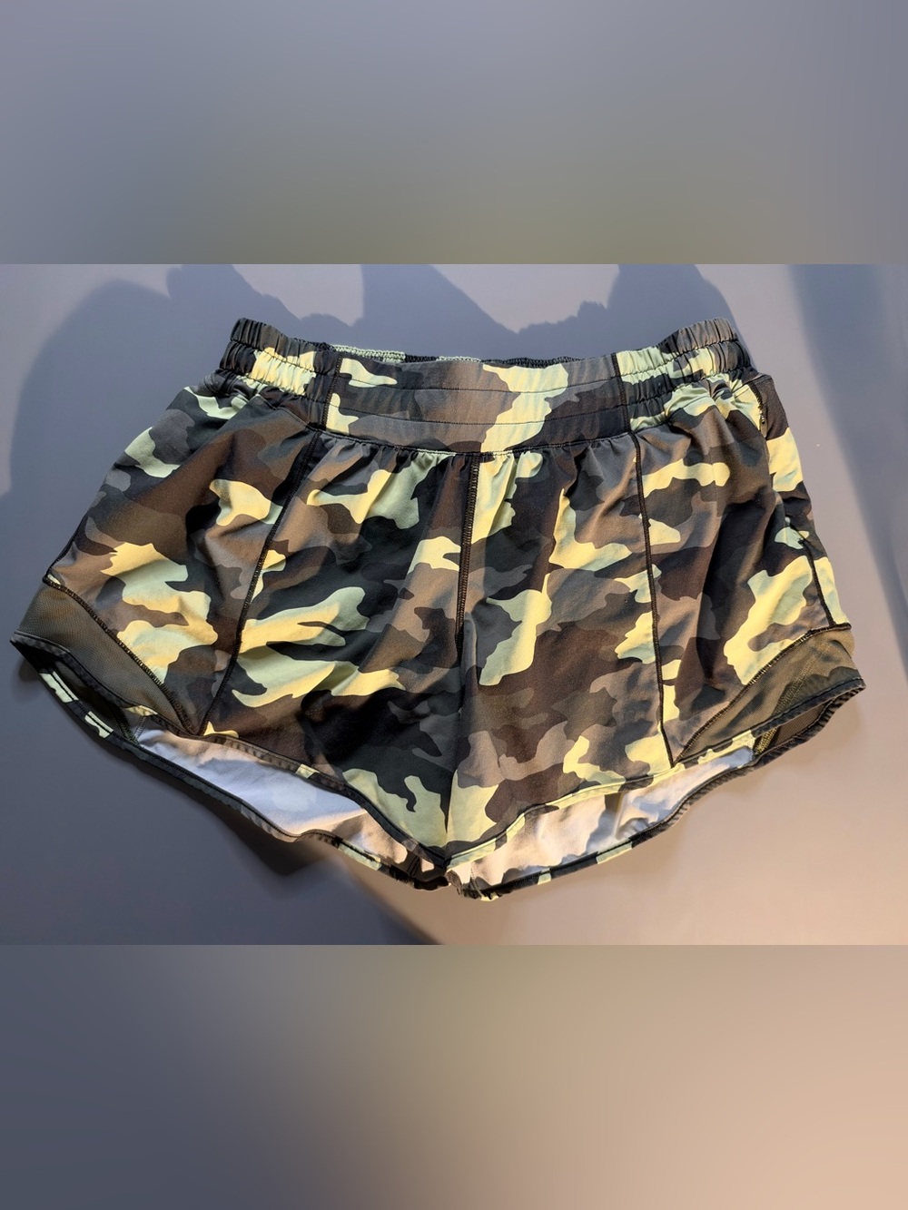 lululemon Camo Shorts Size 8 Tall Green Black Gray Athletic Running